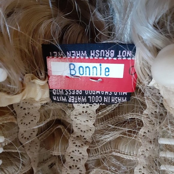 "PONY-TAIL WIG"  BLOND (Style: BONNIE) - Picture 4 of 7